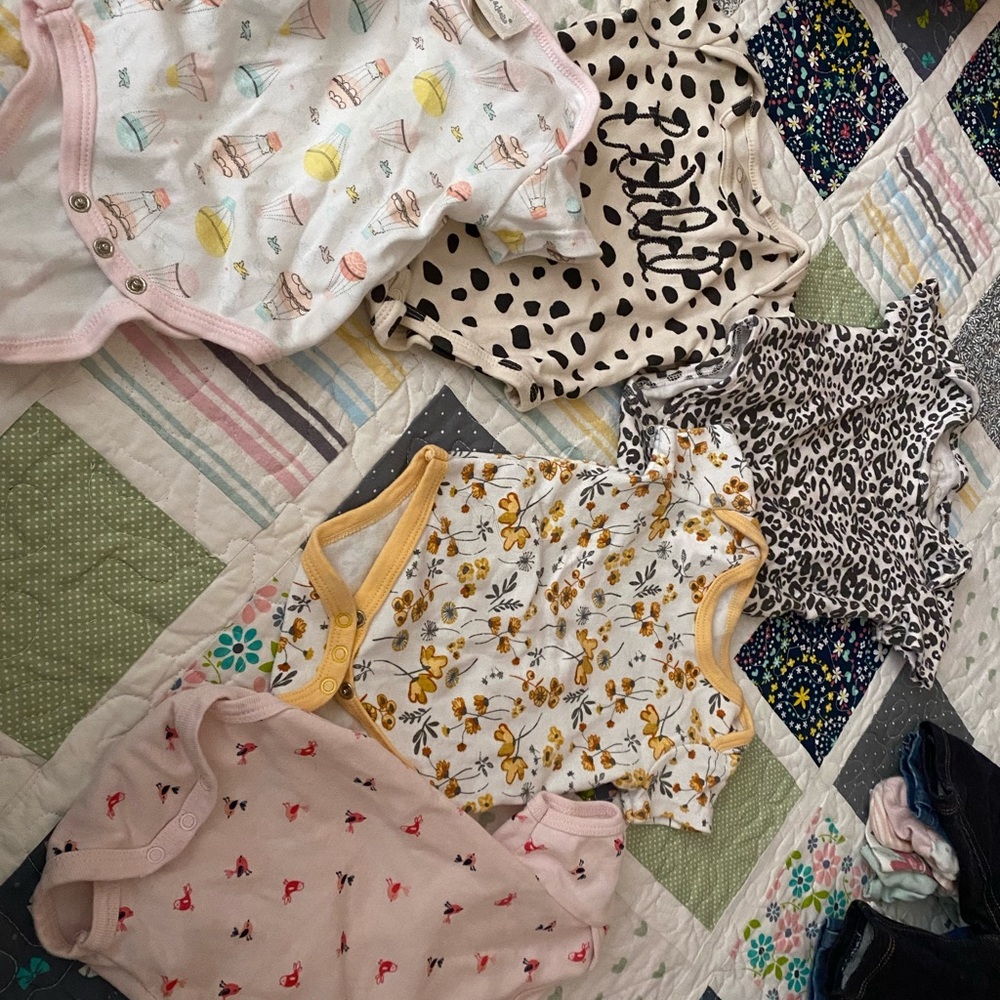 Bundle of 5 onesies/bodysuits 3-6 months